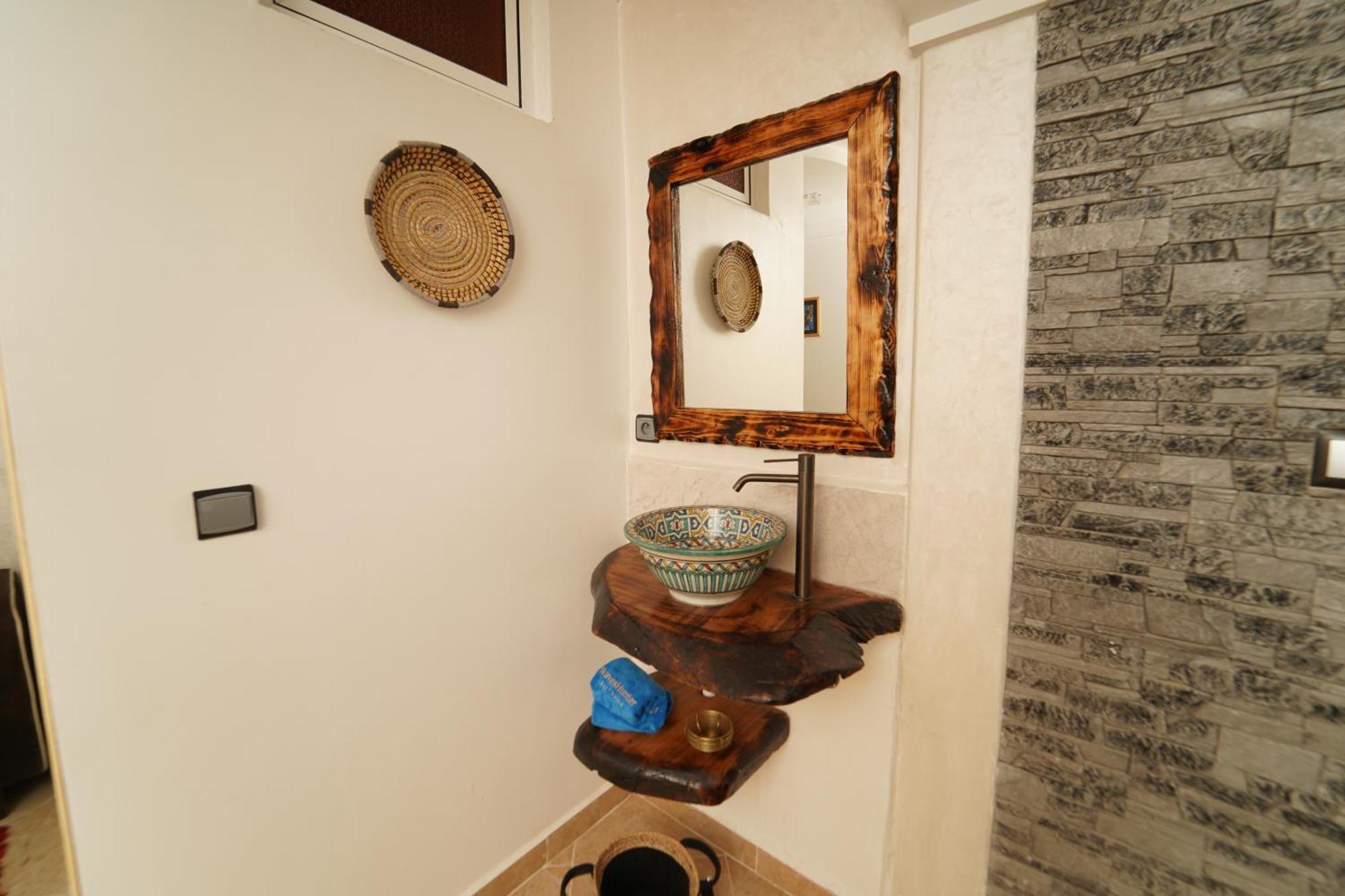 Waves Hunter Surf House Bed & Breakfast Agadir Luaran gambar