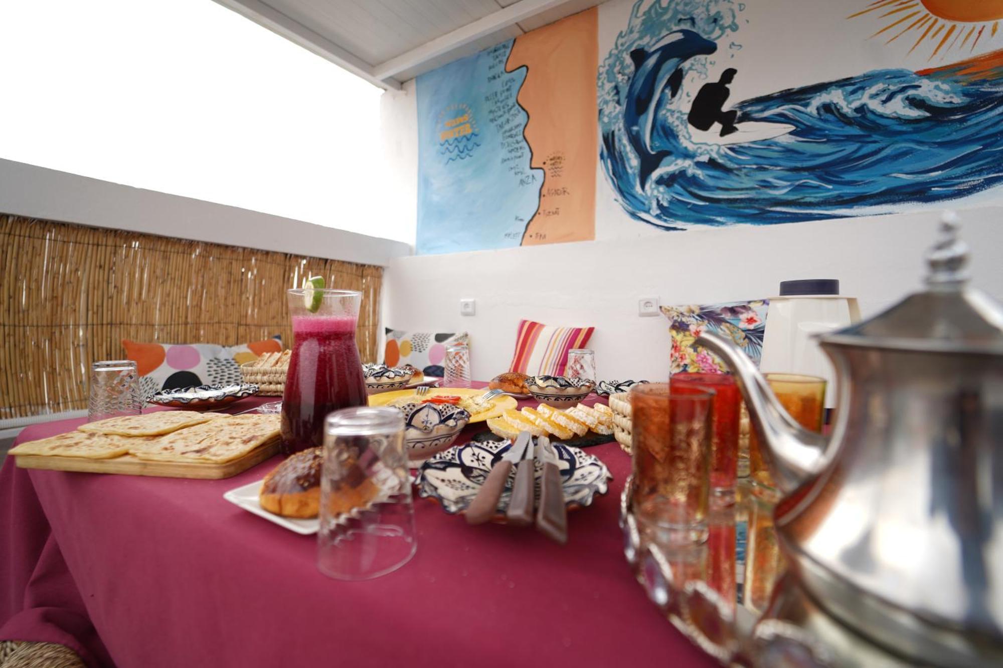 Waves Hunter Surf House Bed & Breakfast Agadir Luaran gambar