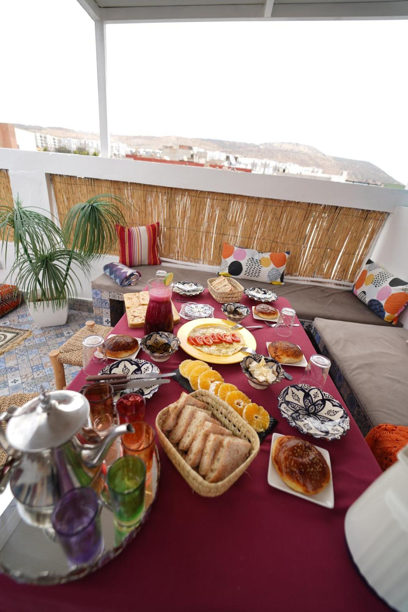Waves Hunter Surf House Bed & Breakfast Agadir Luaran gambar