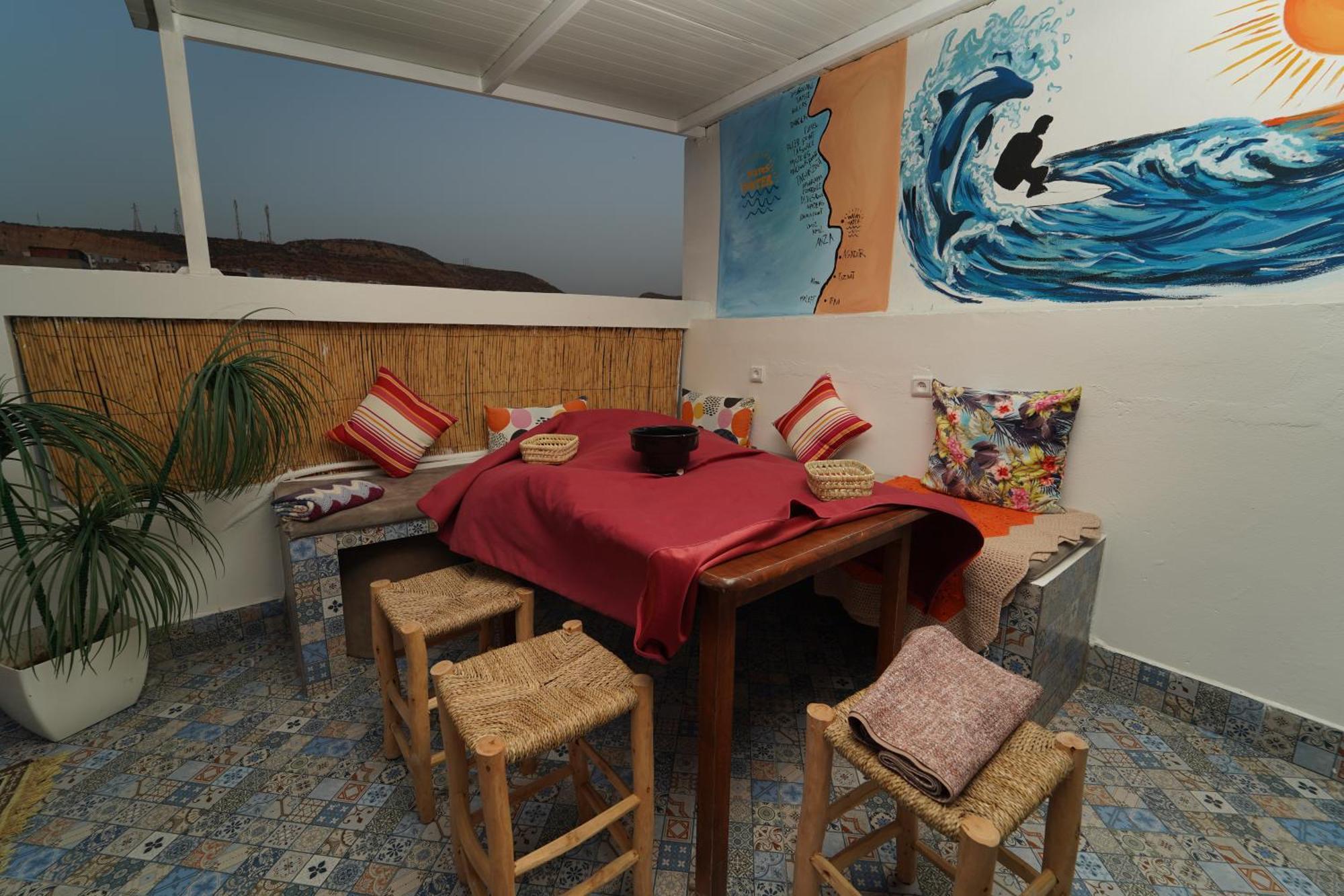 Waves Hunter Surf House Bed & Breakfast Agadir Luaran gambar