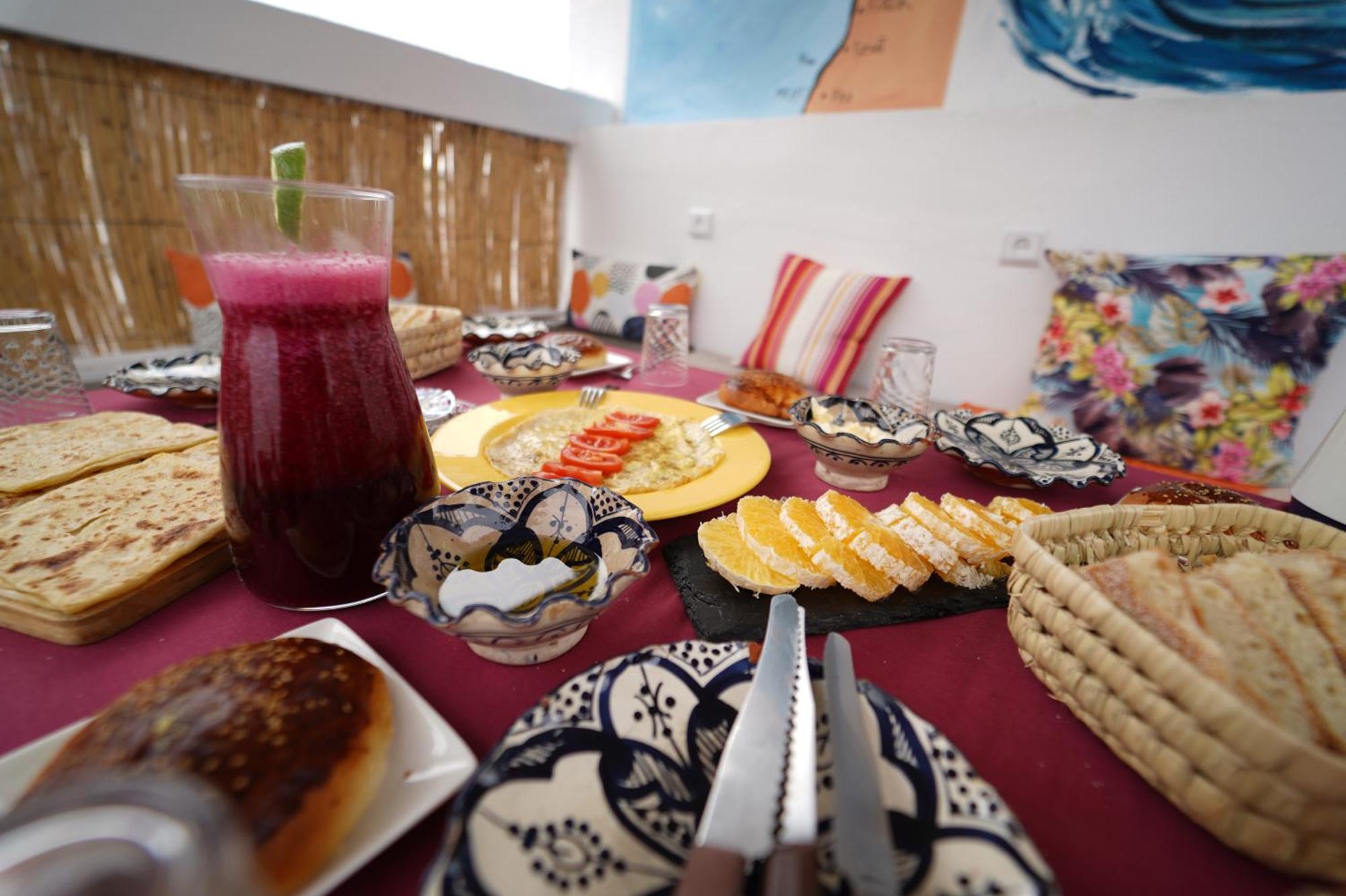 Waves Hunter Surf House Bed & Breakfast Agadir Luaran gambar