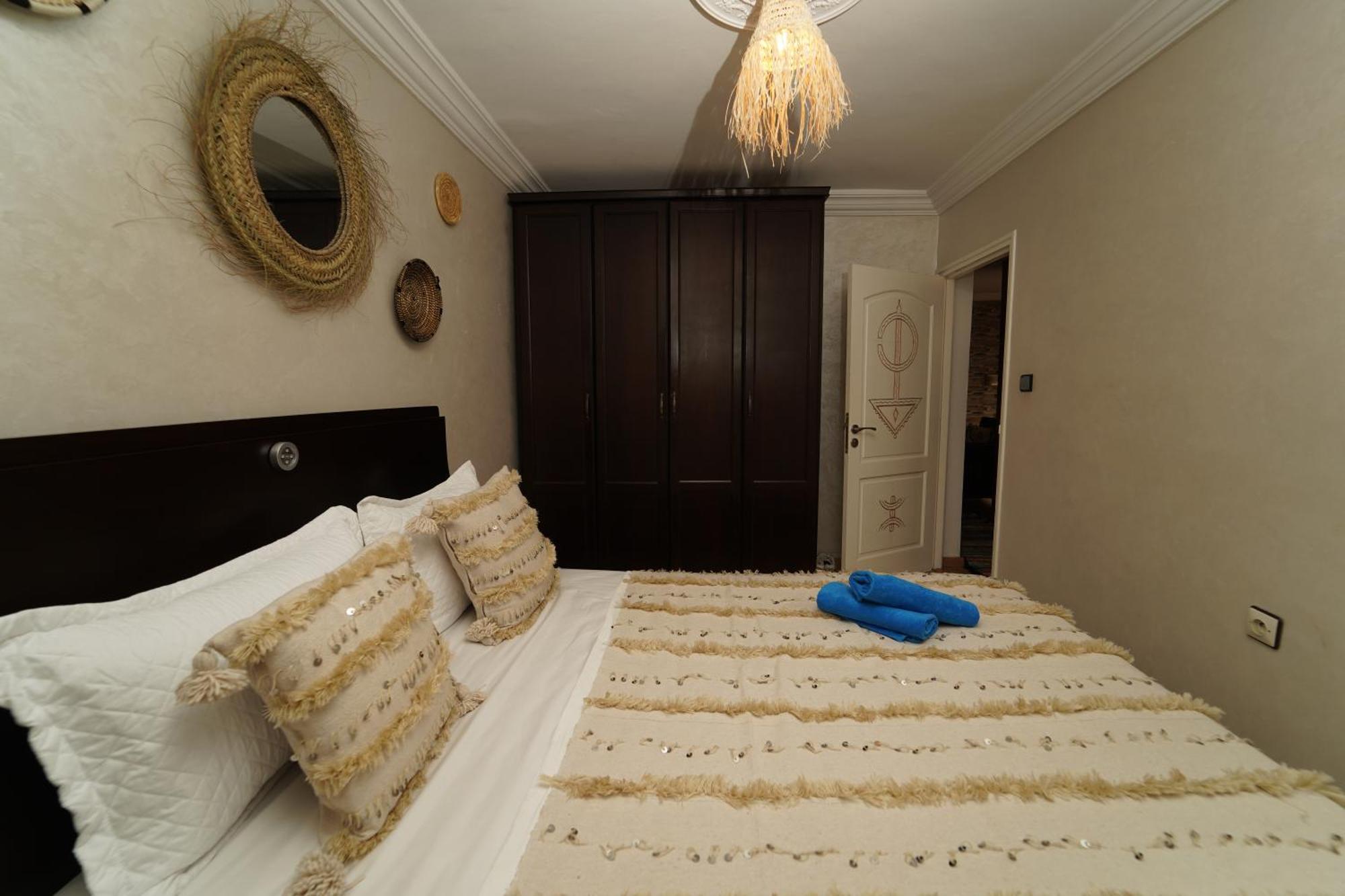 Waves Hunter Surf House Bed & Breakfast Agadir Luaran gambar