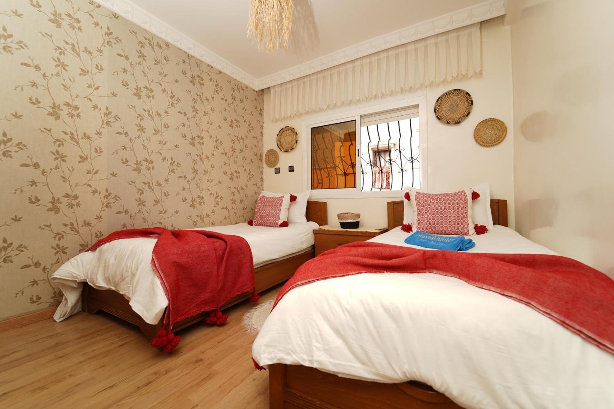 Waves Hunter Surf House Bed & Breakfast Agadir Luaran gambar