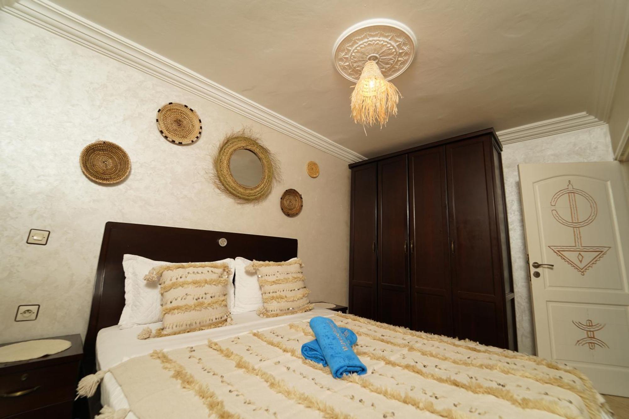 Waves Hunter Surf House Bed & Breakfast Agadir Luaran gambar