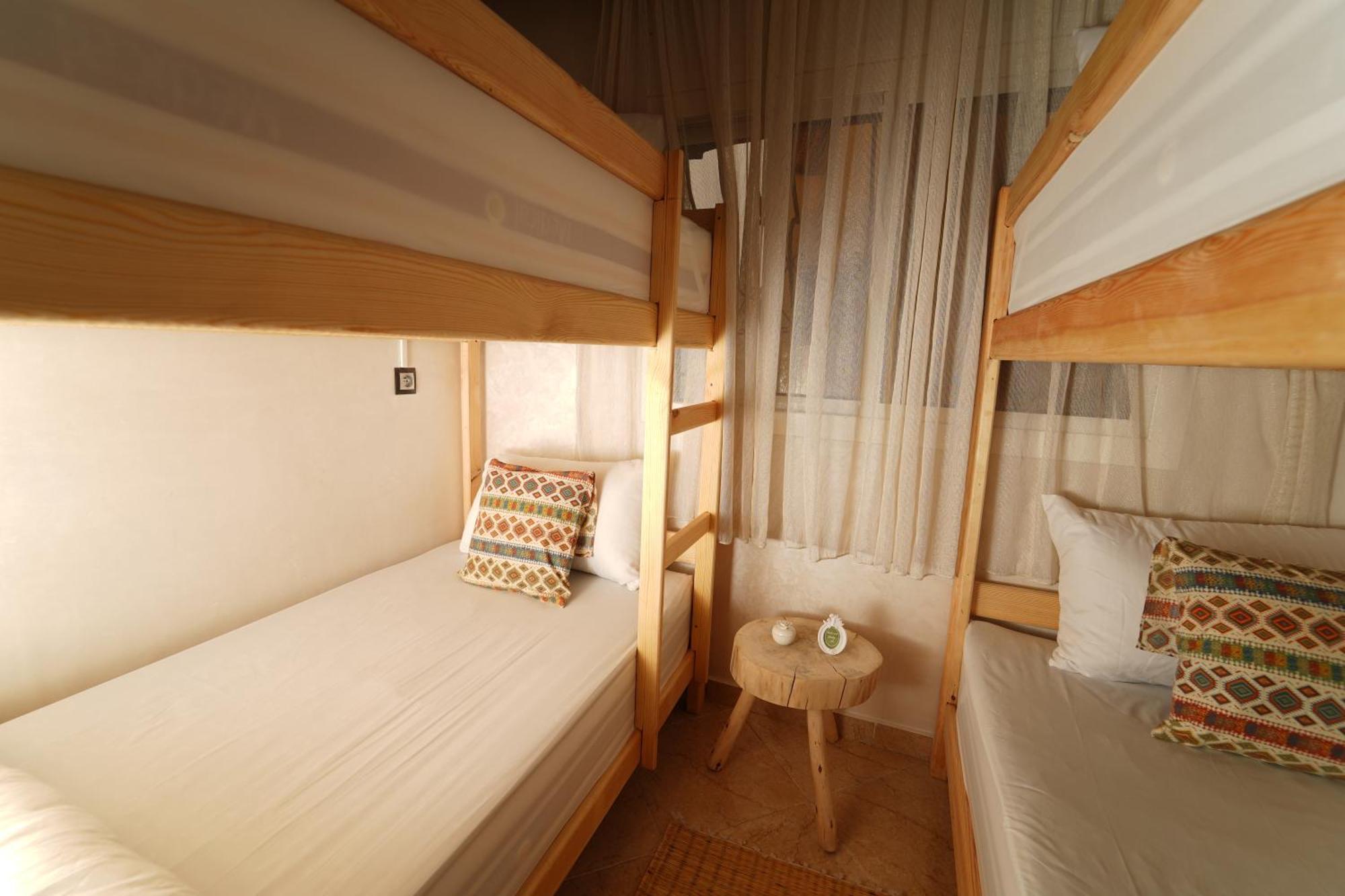 Waves Hunter Surf House Bed & Breakfast Agadir Luaran gambar