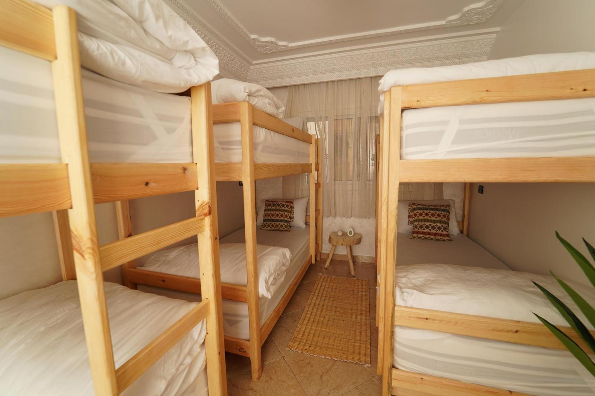 Waves Hunter Surf House Bed & Breakfast Agadir Luaran gambar