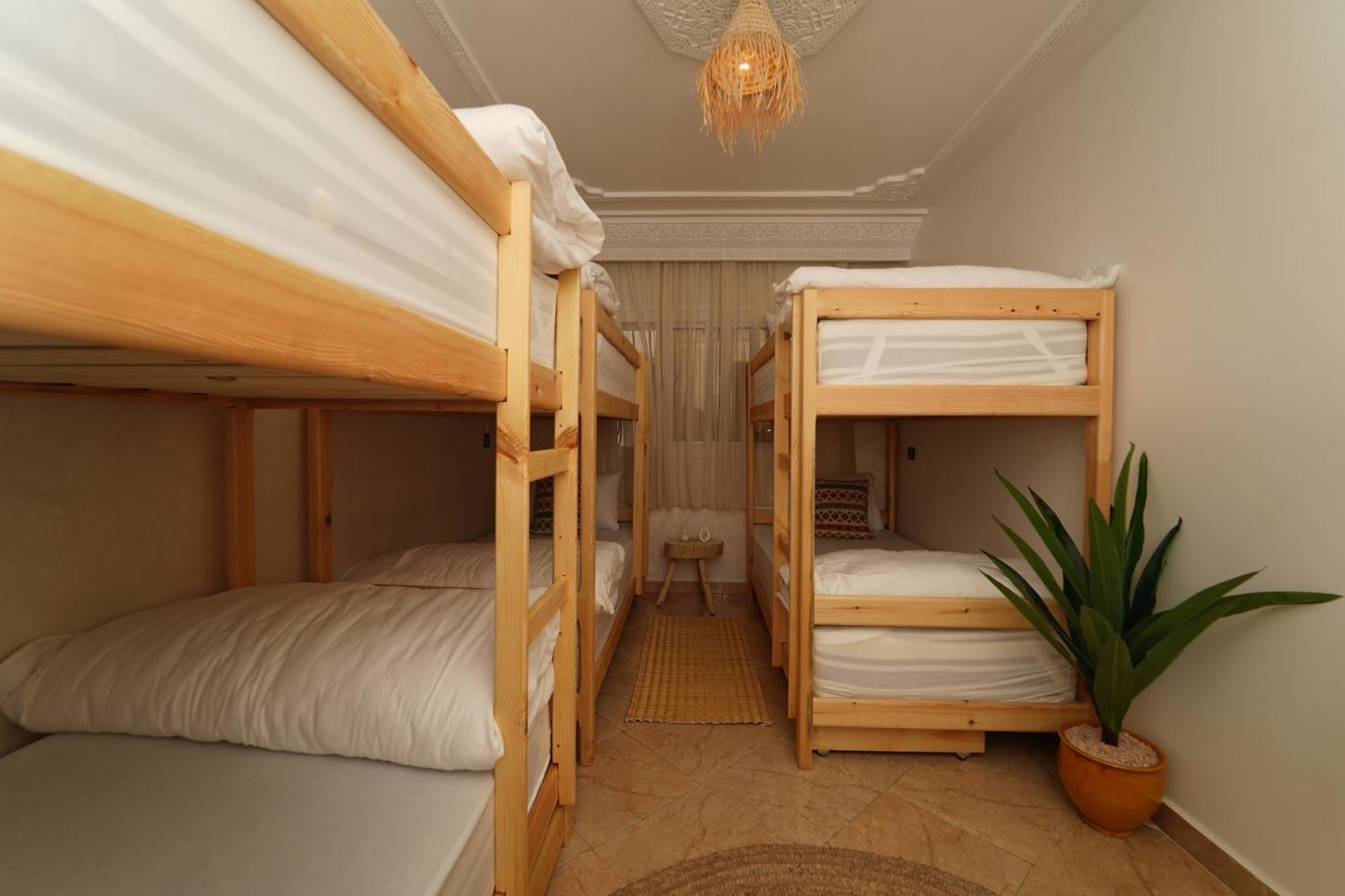 Waves Hunter Surf House Bed & Breakfast Agadir Luaran gambar