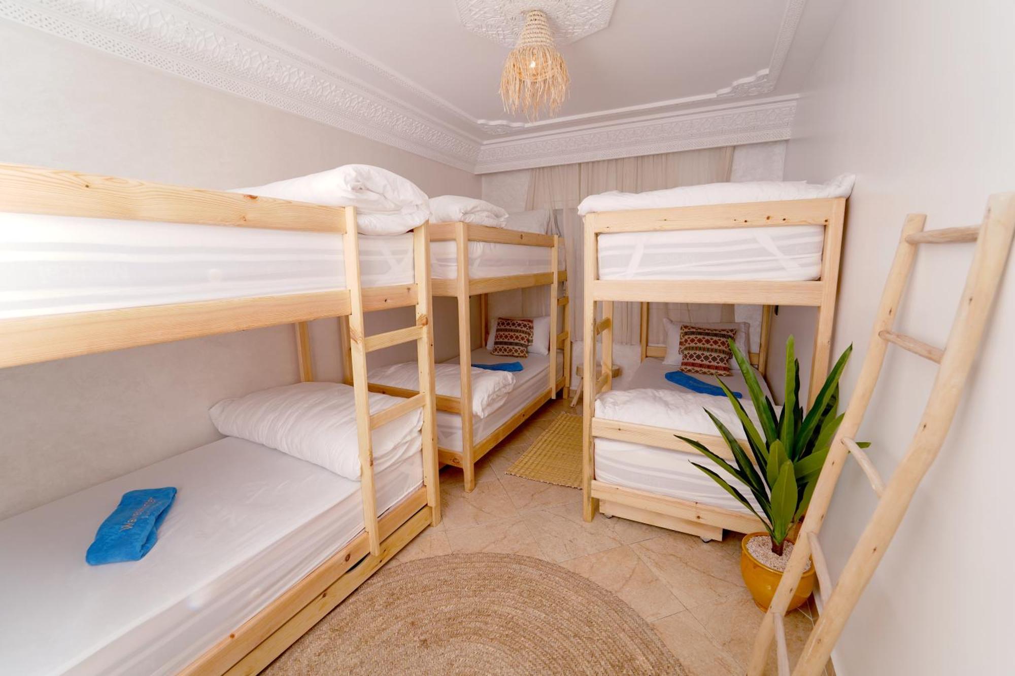 Waves Hunter Surf House Bed & Breakfast Agadir Luaran gambar