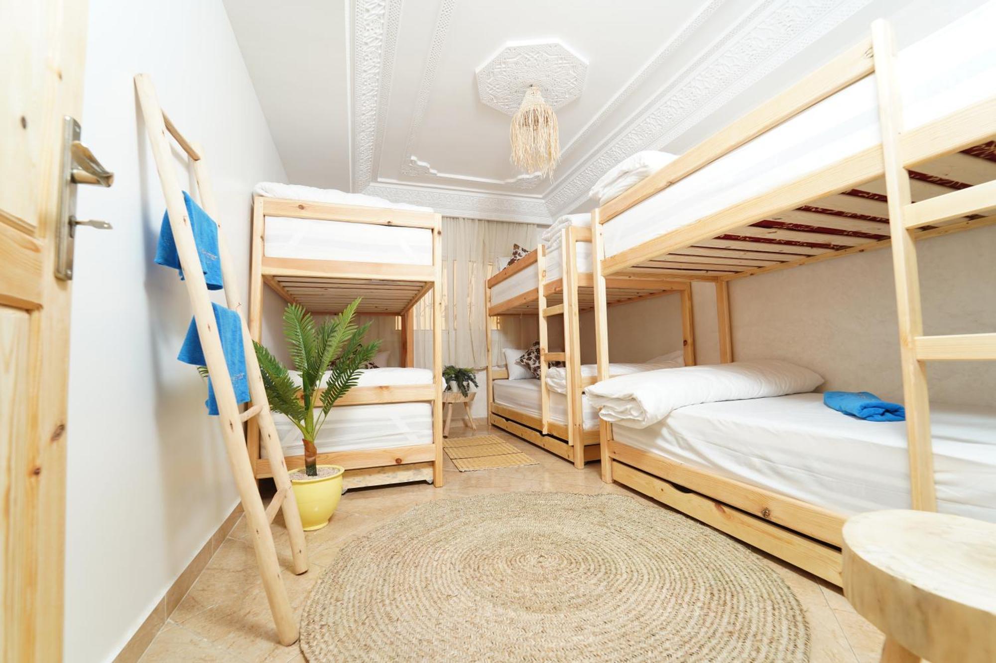 Waves Hunter Surf House Bed & Breakfast Agadir Luaran gambar
