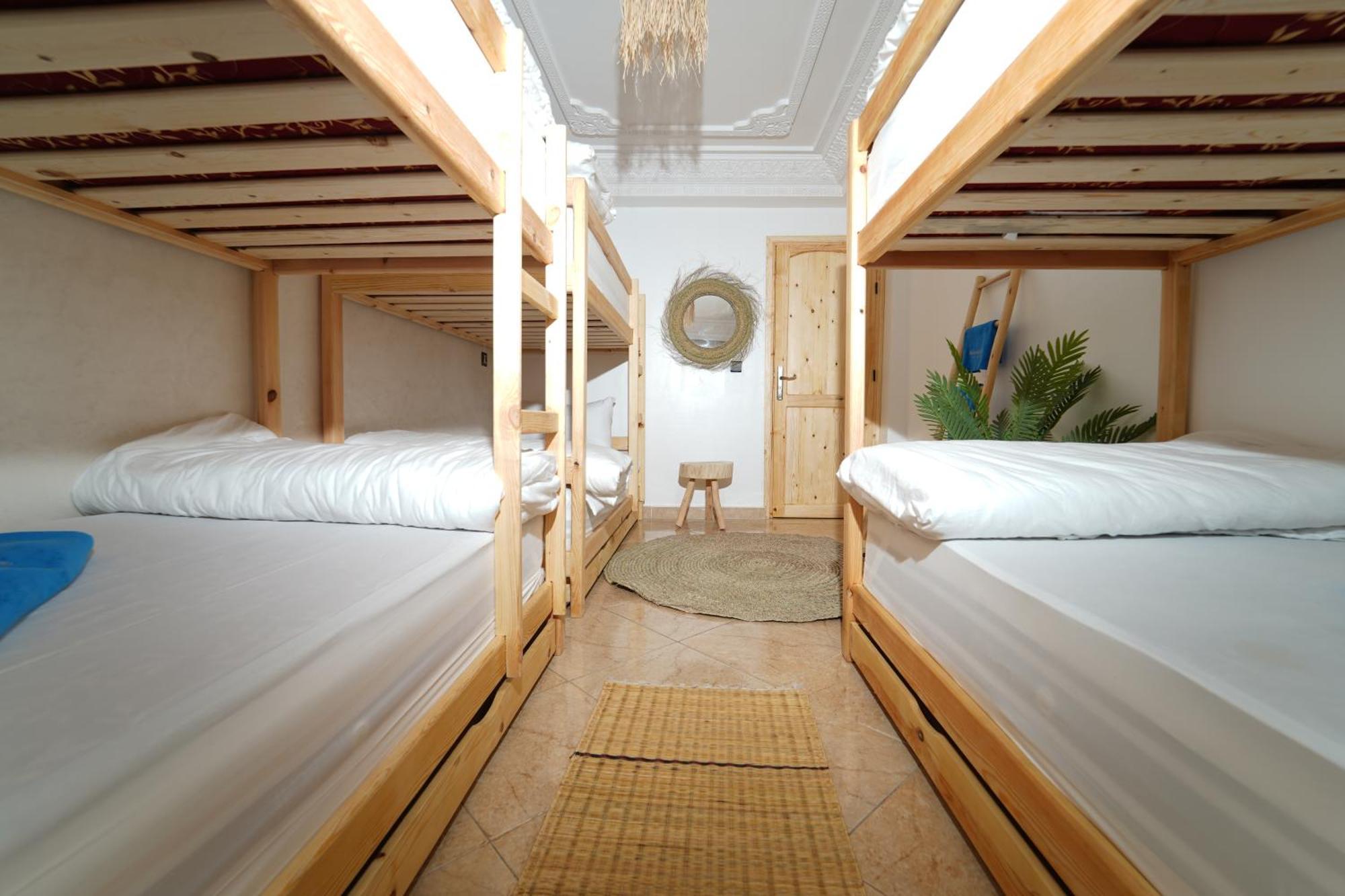 Waves Hunter Surf House Bed & Breakfast Agadir Luaran gambar